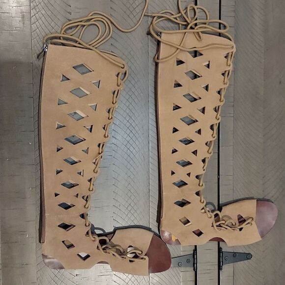 Soles Tan Suede Tall Laser Cut Gladiator Sandal Boots Sz 40 - Picture 2 of 14